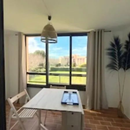T2 With Shared Pool In Six-Fours-les-Plages
